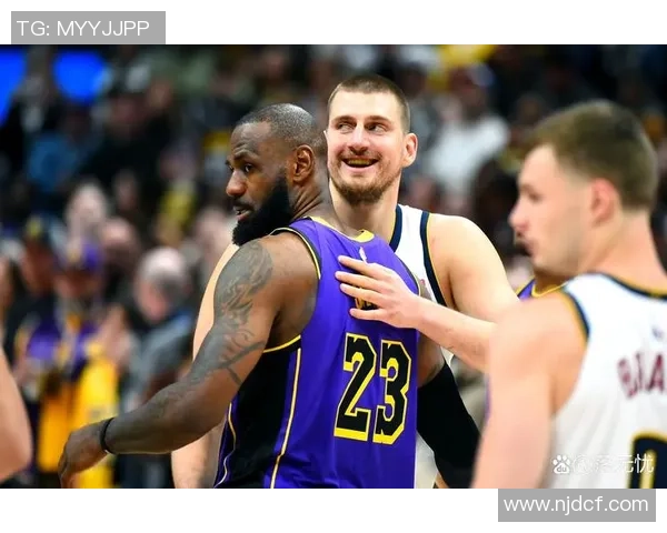 湖人队在掘金队第二场比赛第四节的精彩表现与关键时刻回顾 湖人队在掘金队第二场比赛第四节的精彩表现与关键时刻回顾